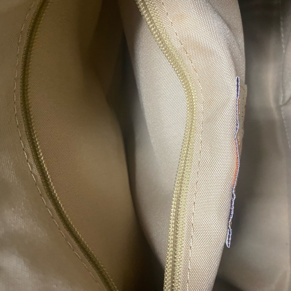 Wilson’s Leather Shoulder Bag, Buttery Tan with Gold Studs - Picture 5 of 9